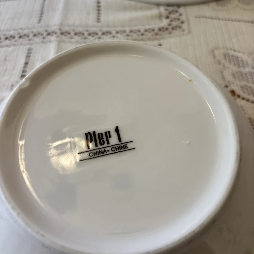 Pier 1 Imports White Glaze Nesting Mixing Bowls ~ Set of 4